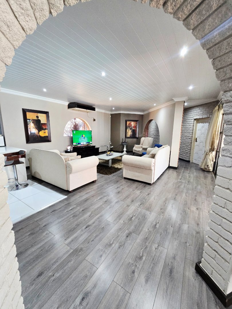 4 Bedroom Property for Sale in Wilkoppies North West